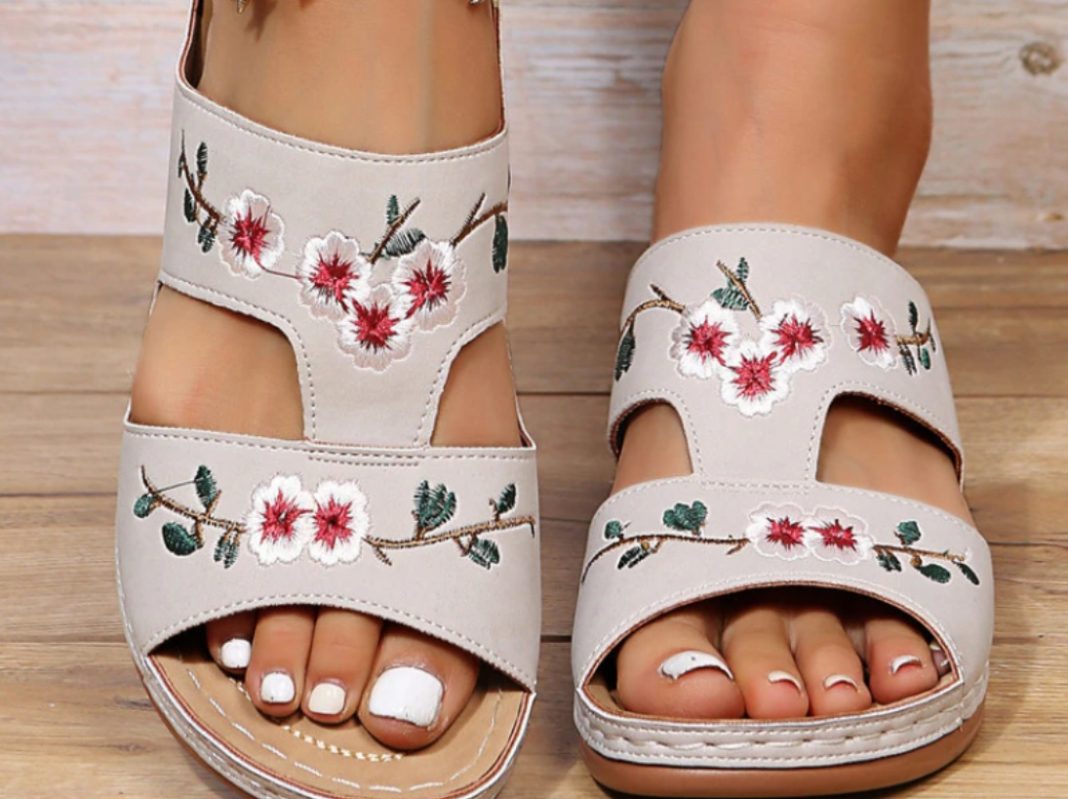 sandalias con flores