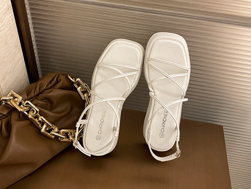 sandalias de finas tiras