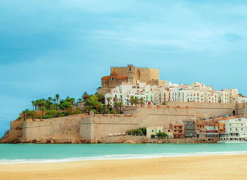 PEÑÍSCOLA (CASTELLÓN), UNO DE LOS PUEBLOS COSTEROS DE ESPAÑA MÁS POPULARES