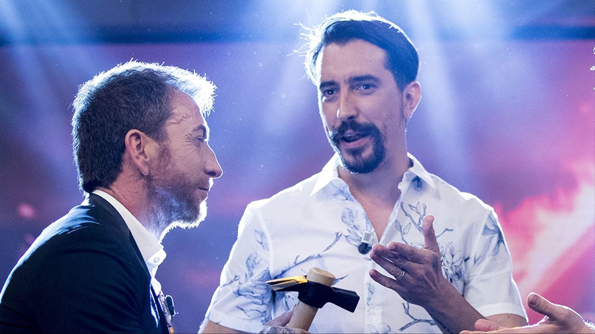 Los experimentos más increíbles que se han hecho en El Hormiguero 5 Moncloa El presente de 'El Hormiguero'