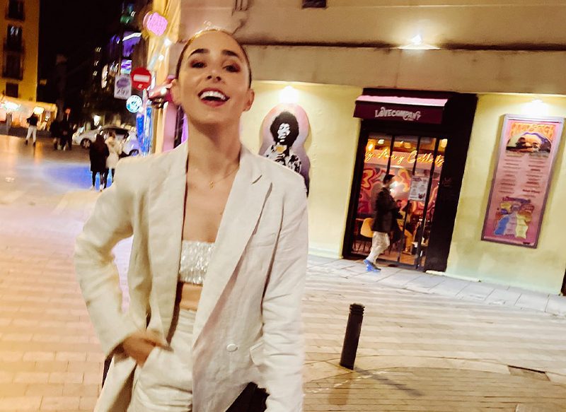 CANDELA SERRAT SE IDENTIFICA CON JULIA