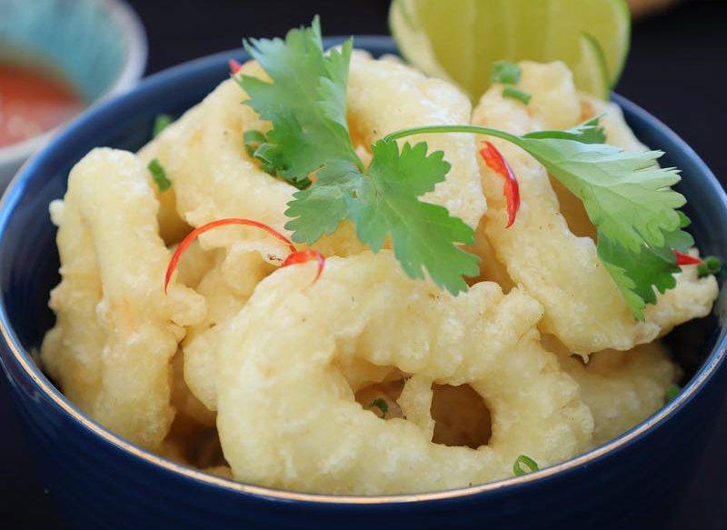 CALAMARES A LA MEDITERRÁNEA, UN PLATO COMPLETO Y SABROSO