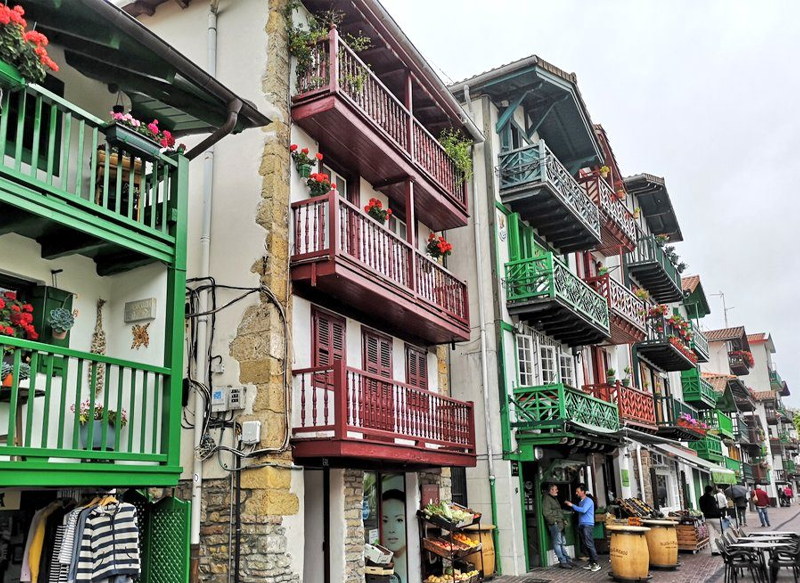 HONDARRIBIA (GUIPÚZCOA), UNO DE LOS PUEBLOS COSTEROS DE ESPAÑA QUE SE DEBEN VISITAR