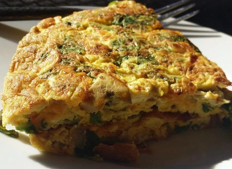 Esta tortilla de calabacín al horno es un escándalo: receta paso a paso