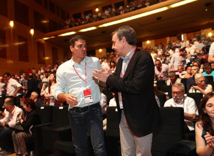 Pedro Sánchez tira de José Luis Rodríguez Zapatero para que lo ayude a salir de la crisis de Gobierno.