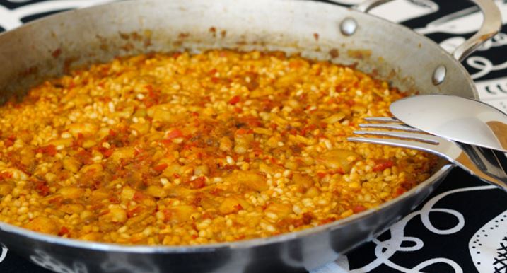 El arroz con bacalao que te haría tu abuela y que se hace en 30 minutos