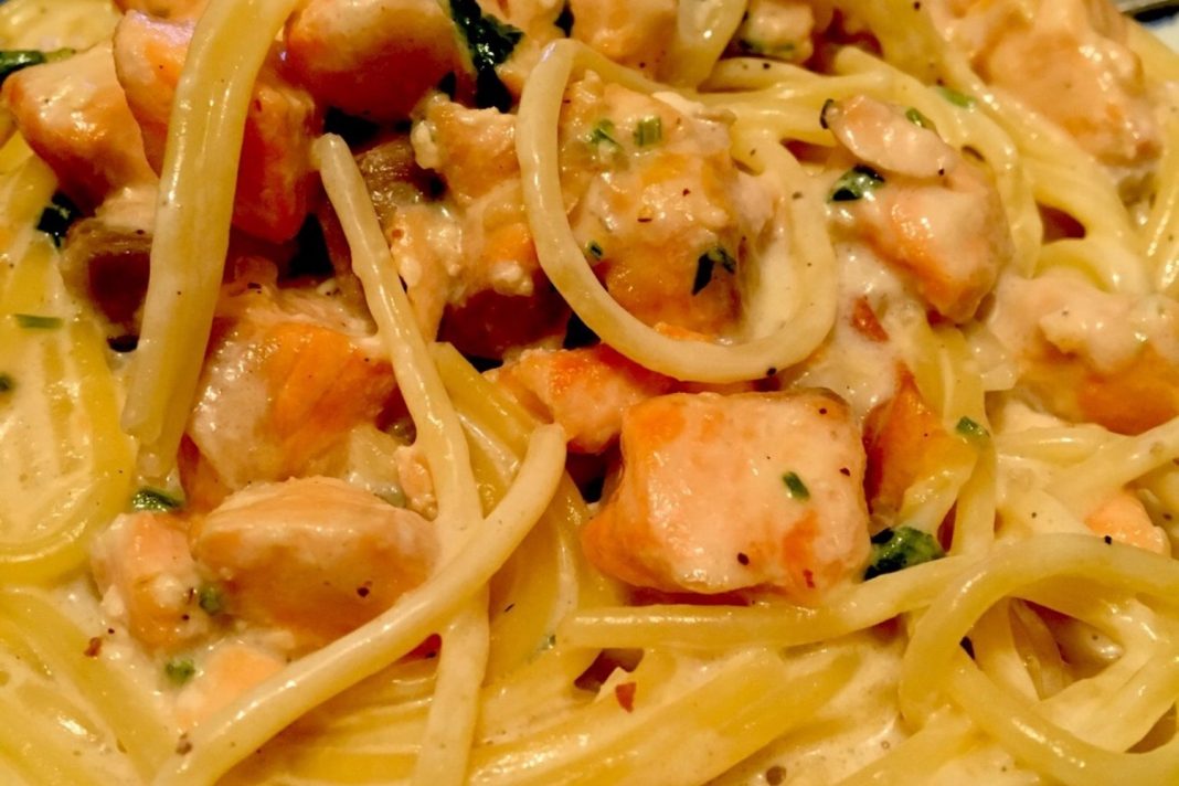 En busca de los espaguetis con salmón y tomate perfectos