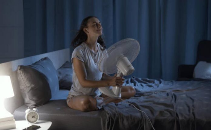 Cómo convertir tu ventilador en un aire acondicionado por solo un euro