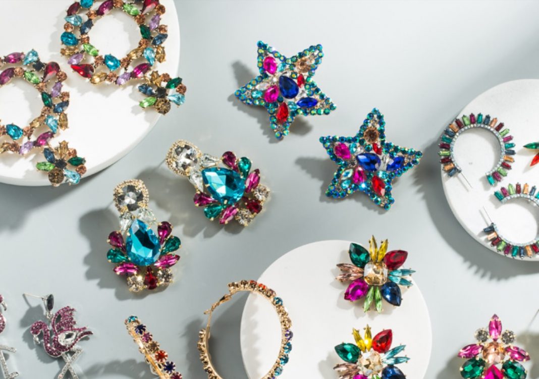 pendientes con piedras a todo color