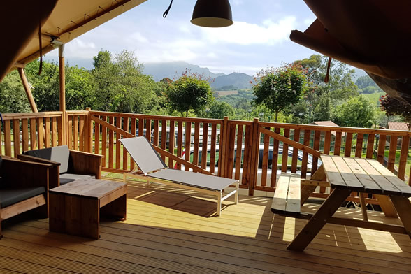 terraza y jardin