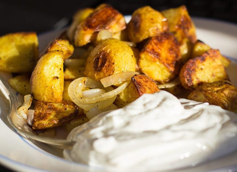 PATATAS AL HORNO, UN BUEN ACOMPAÑAMIENTO PARA CUALQUIER PLATO DE CARNE O PESCADO