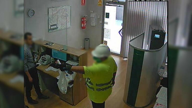 Detenido por atracar con una pistola simulada 12.825 euros de tres sucursales bancarias en Albacete