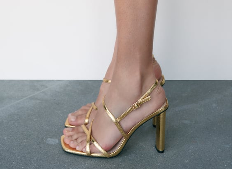SANDALIA TACÓN ALTO METALIZADA DE ZARA