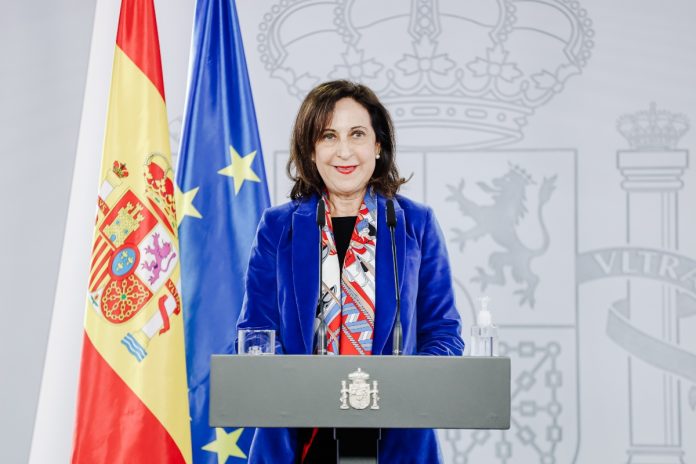 MArgarita Robles envía chatarra a Ucrania