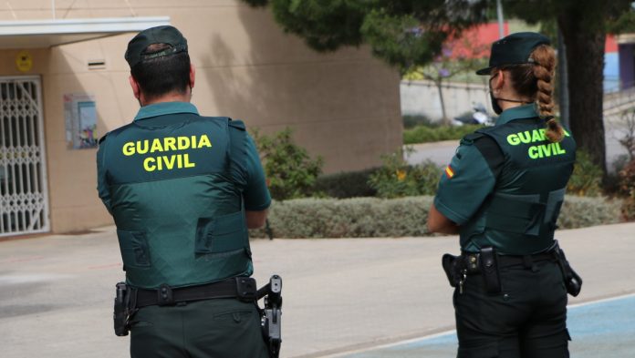 Guardia Civil - pistolas- taser