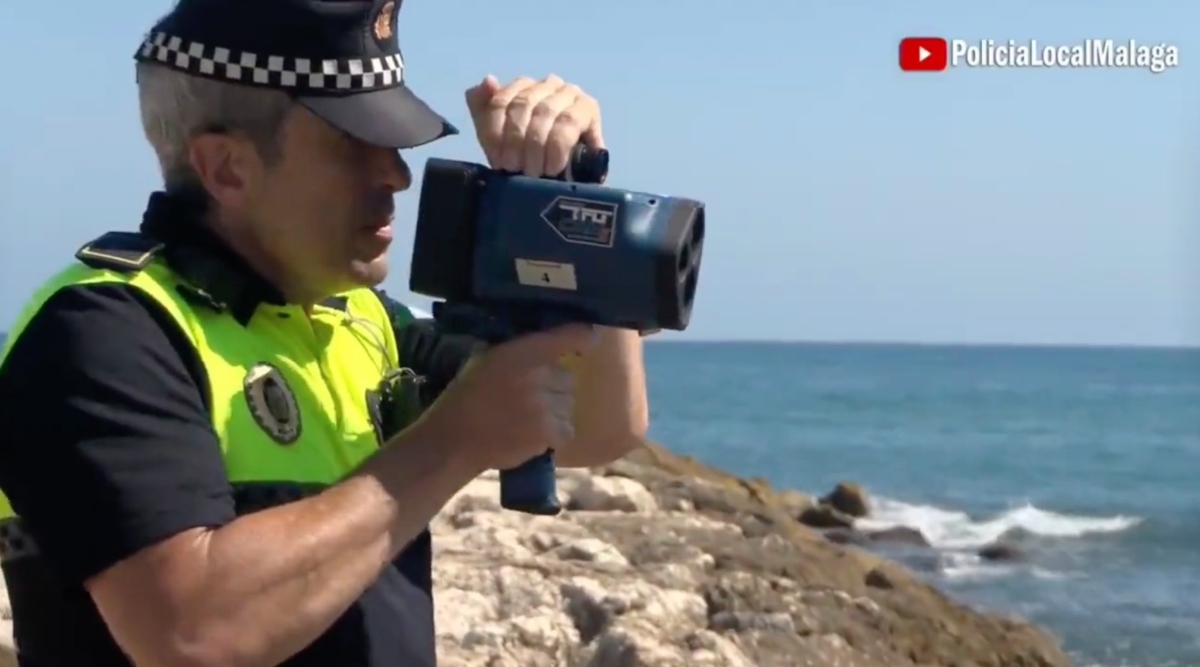 Los policías de Málaga pierden el tiempo haciendo controles de alcoholemia a las motos de agua.