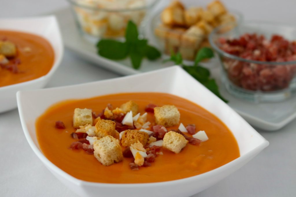 como hacer salmorejo Moncloa