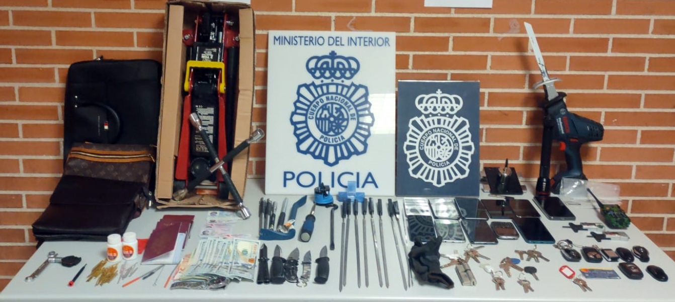 Policía Nacional detiene a 33 ladrones de viviendas en Madrid.