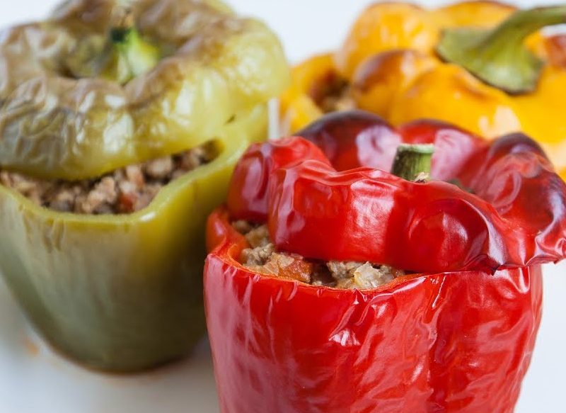 Estos pimientos rellenos de arroz serán tu plato favorito