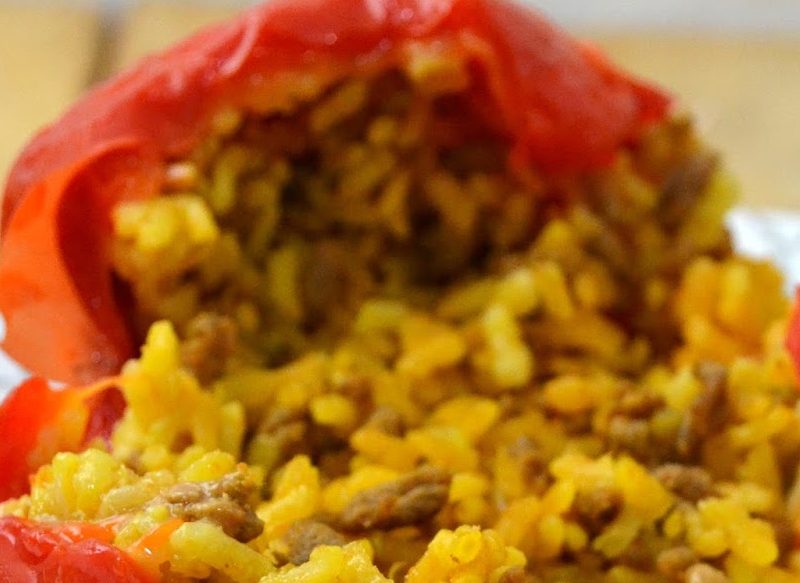 PIMIENTOS RELLENOS DE ARROZ, UN PLATO SALUDABLE Y FÁCIL DE PREPARAR