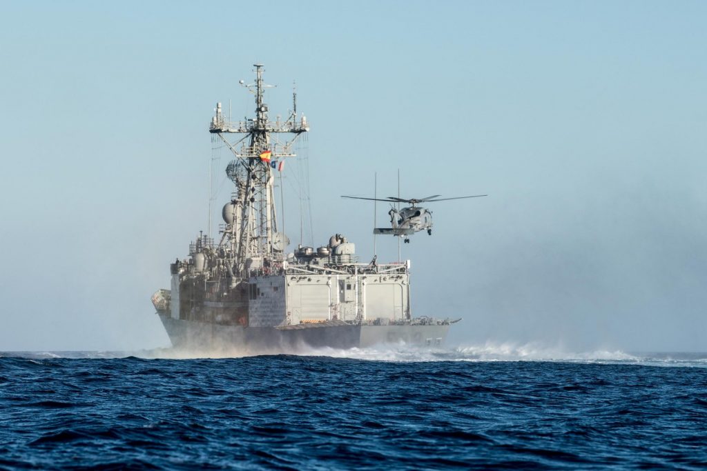 Las veteranas fragatas de la clase Santa María Armada “protegen” las aguas del golfo de Cádiz 1 Moncloa 37016453383 5fe132424d o Moncloa