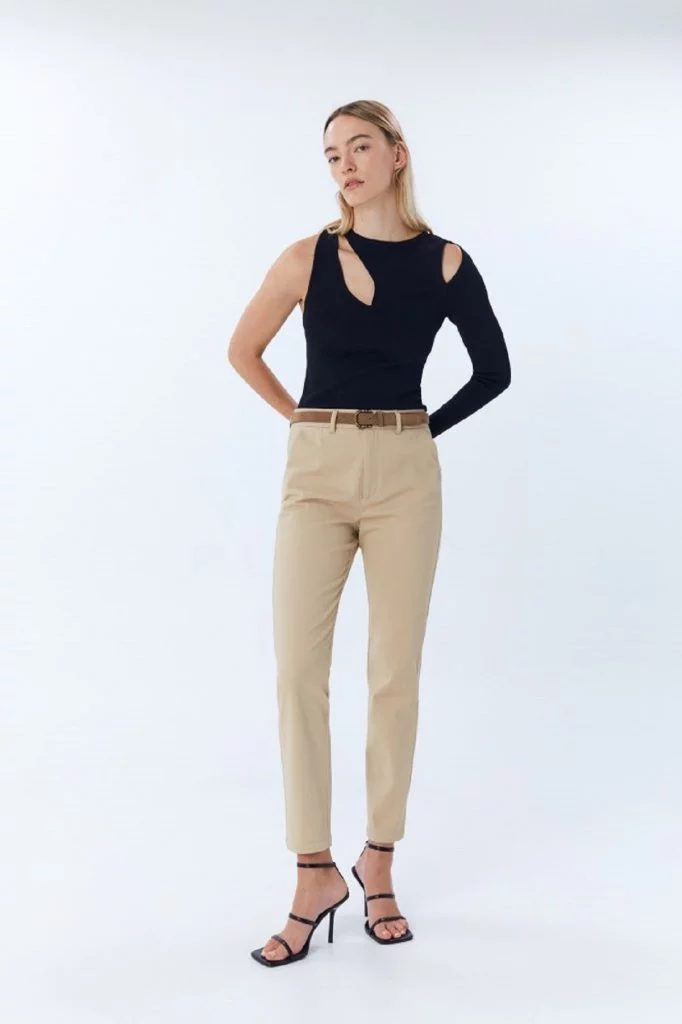 Pantalón chino cinturón de Sfera: Otro clásico del otoño