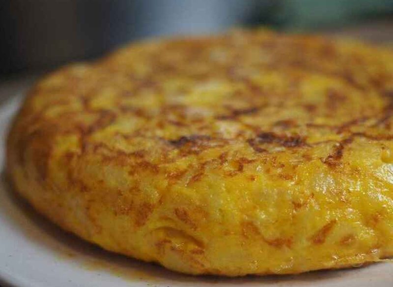 TORTILLA CON PATATAS COCIDAS, UNA RECETA FÁCIL Y CON MENOS CALORÍAS