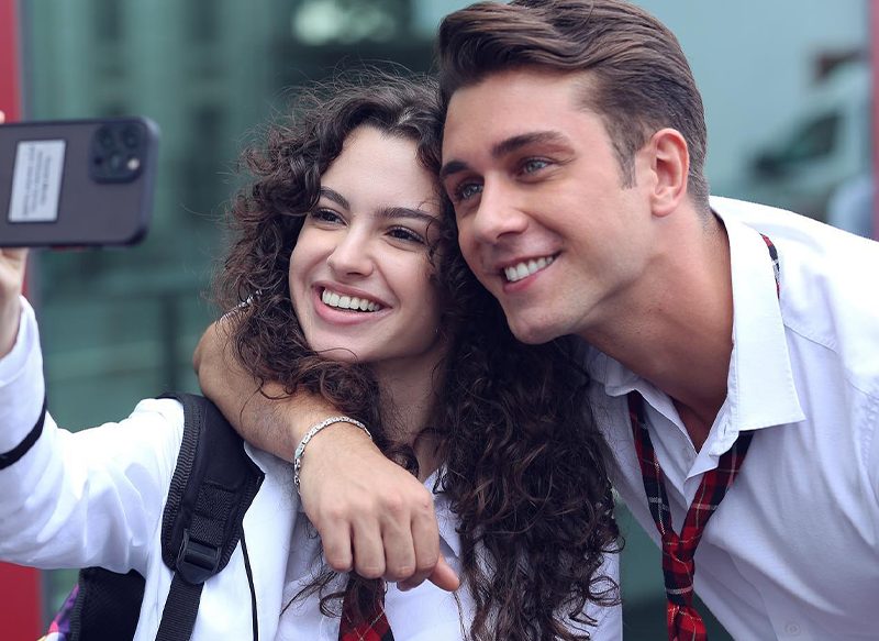 SU RELACIÓN CON SU BURCU YAZGI COŞKUN, ACTRIZ DE HERMANOS