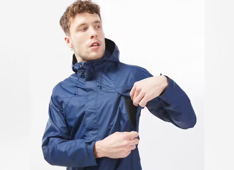 CHAQUETA IMPERMEABLE QUECHUA MH100