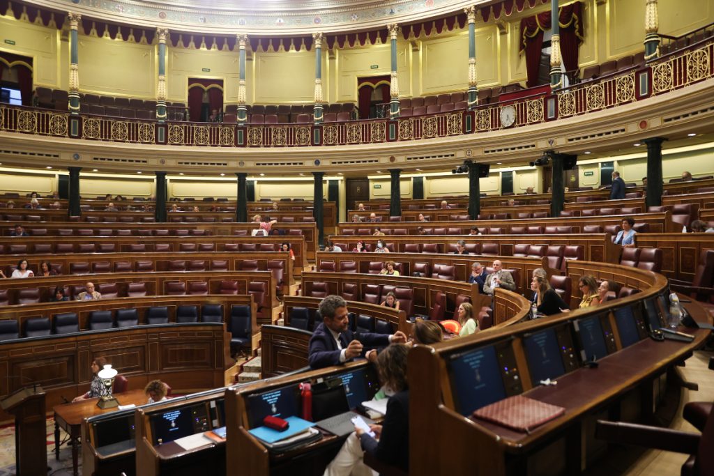 El PP y Vox no apoyarán la reforma feminista del Reglamento del Congreso promovida por PSOE y Sumar 1 Moncloa El PP y Vox no apoyarán la reforma feminista del Reglamento del Congreso promovida por PSOE y Sumar