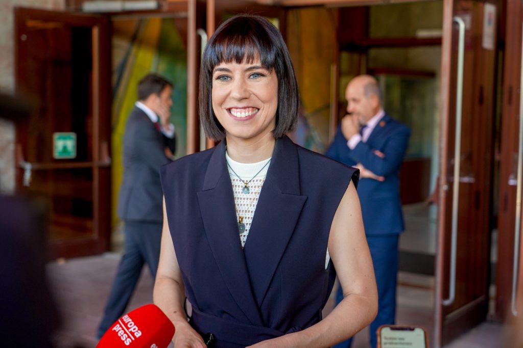 La ministra Morant, "contenta" con la cotización retroactiva de los becarios de investigación 1 Moncloa Diana Morant