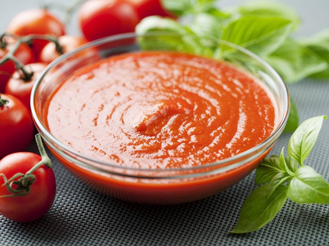 agregar salsa tomate