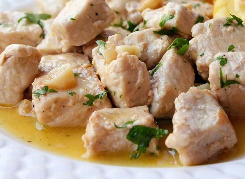 La receta de cerdo al ajillo que potencia el sabor de la carne
