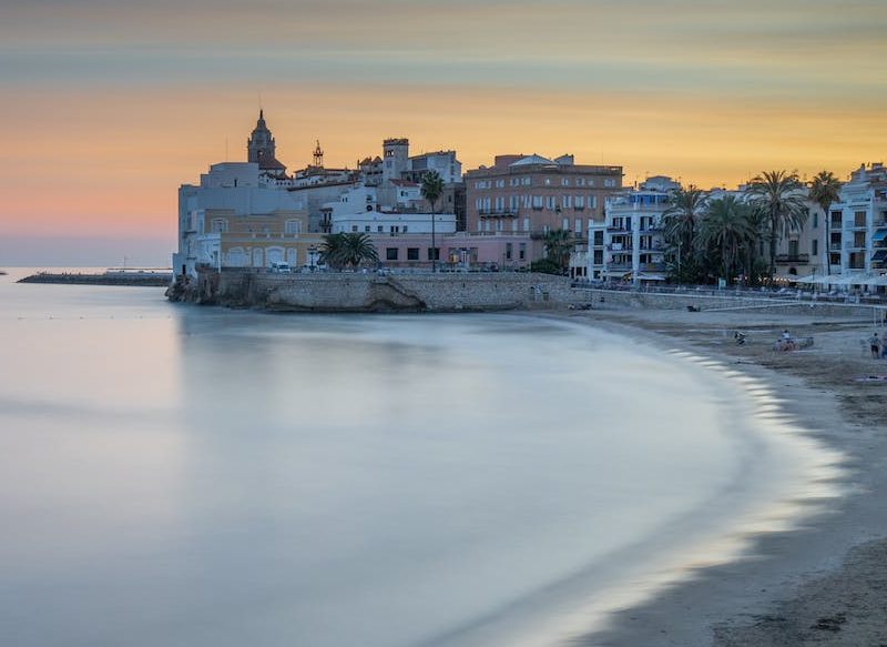 SITGES Y SU VIDA NOCTURNA