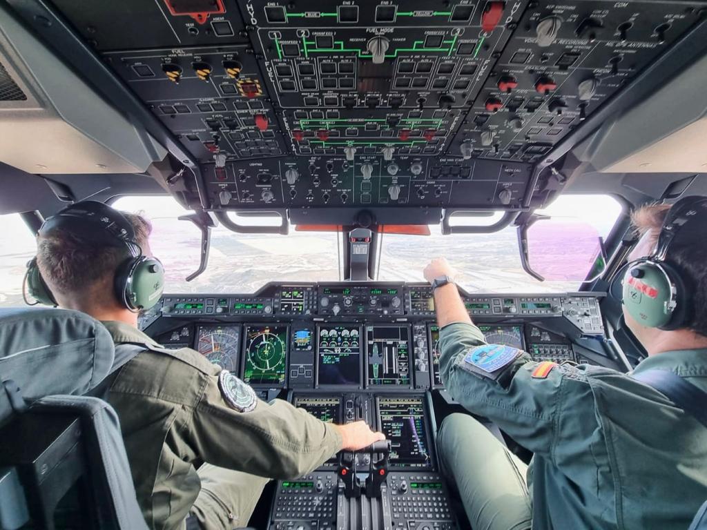 <strong>El Ejército del Aire volverá a poder lanzar paracaidistas de forma masiva en automático, tras solucionar el A400M el problema</strong> 2 Moncloa WhatsApp Image 2022 09 23 at 09.30.56 1 Moncloa