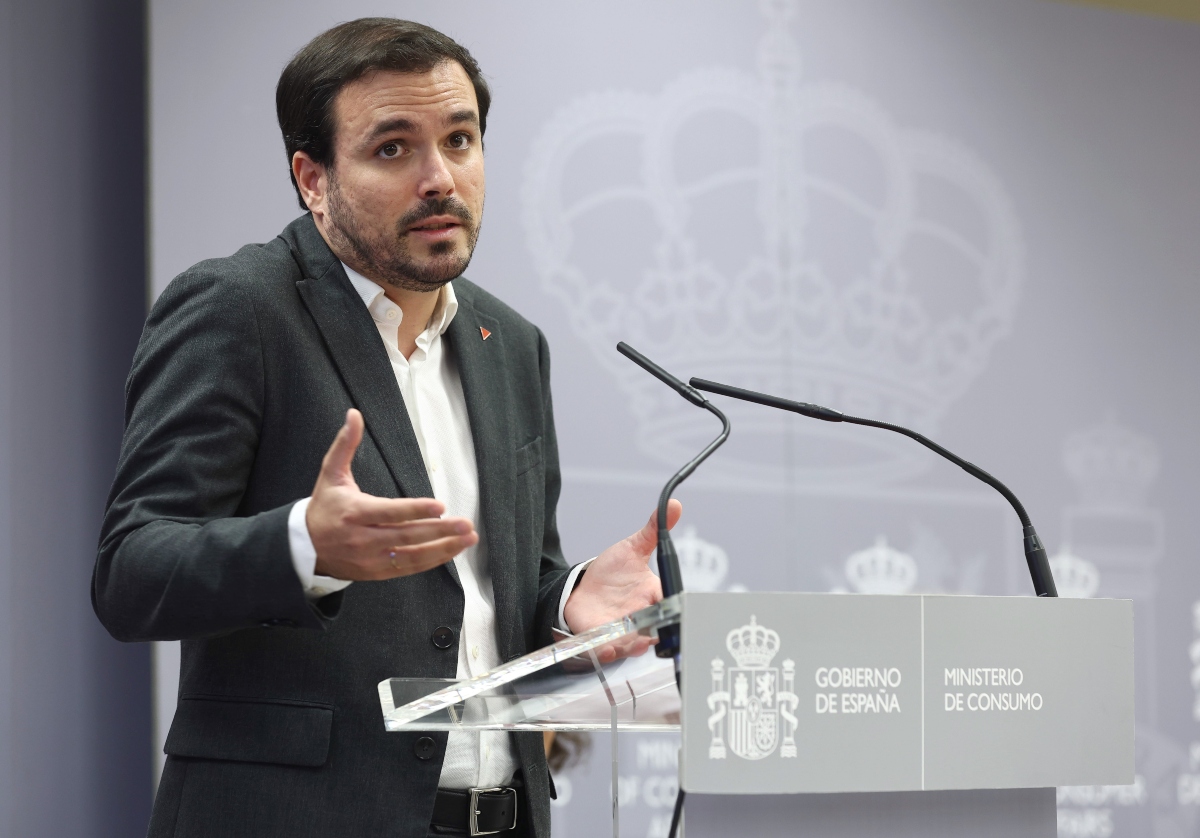 Alberto Garzón publicidad casas de juego Pitbull