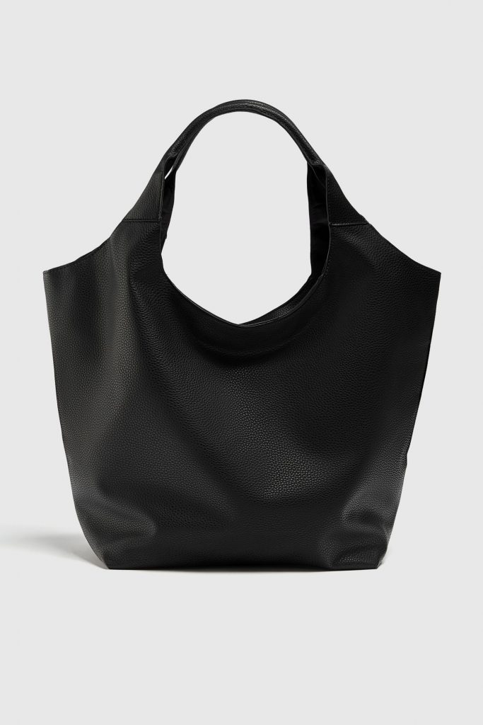 El nuevo bolso de Pull&Bear por solo 20 euros que te pondrás a diario 8 Moncloa bolso8 Moncloa