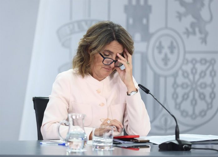 Teresa Ribera, la ministra que desconoce los trasvases del petróleo ruso ante Canarias