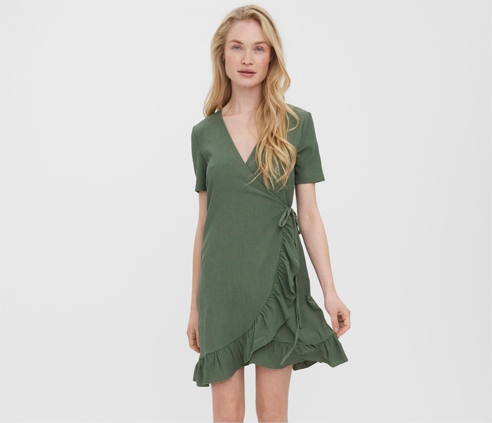 vestido corto cruzado vero moda