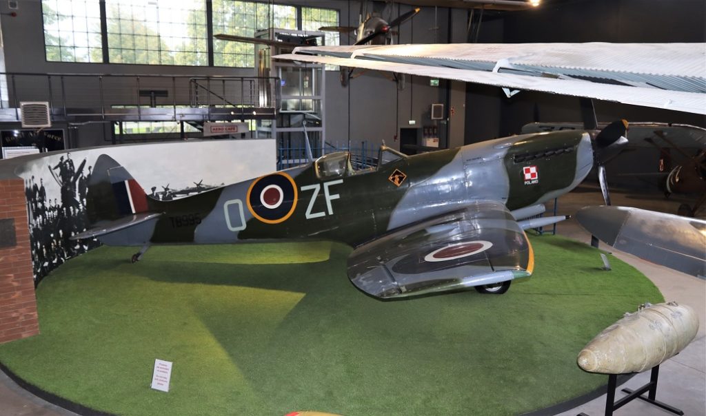 Los míticos cazas Spitfire y Messerschmitt Me-109 se juntan en el Museo polaco de Cracovia 3 Moncloa 1 IMG 0853 copia Moncloa
