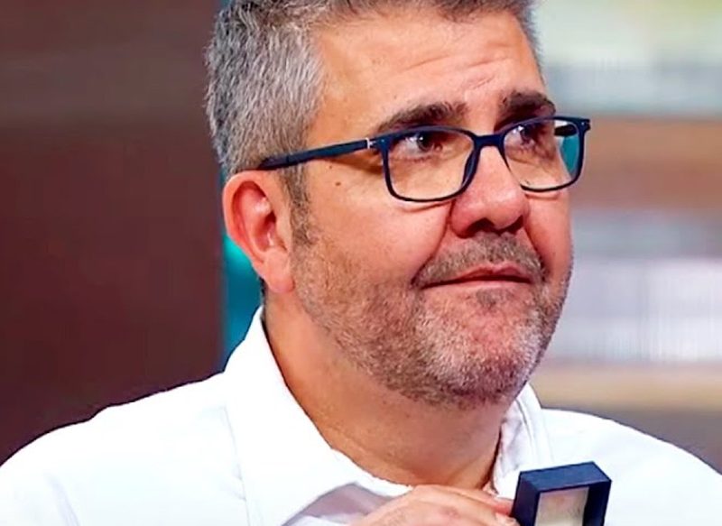 EL EXCONCURSANTE DE MASTERCHEF DECIDIÓ SEGUIR JUNTO A PEPE NAVARRO