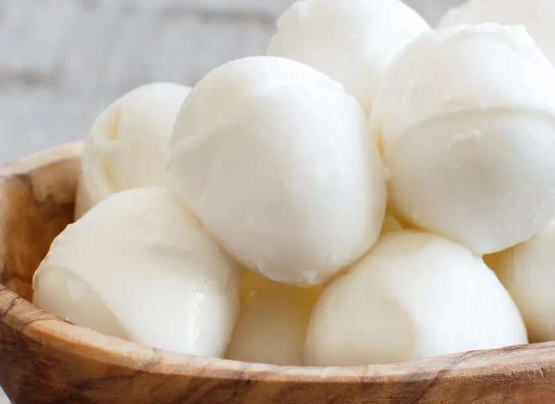 CONTINUANDO CON LA PREPARACIÓN DE LAS BOLITAS DE MOZZARELLA