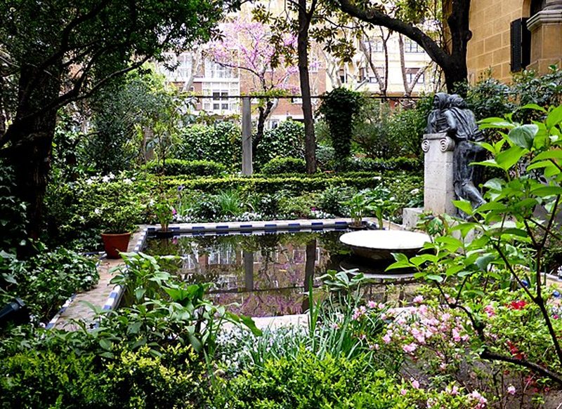 UN ROMÁNTICO PASEO POR LOS JARDINES DEL MUSEO SOROLLA DE MADRID