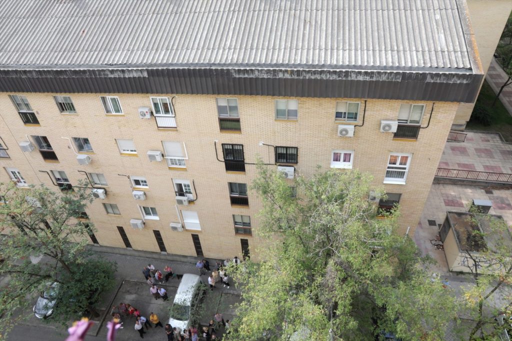 Bloque de viviendas en Orcasitas (Madrid)  con tejado de fibrocemento de amianto | Europa Press