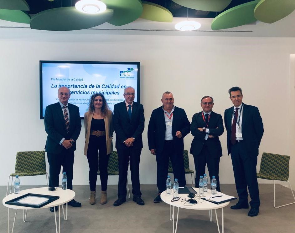 Foto de familia La importancia de la calidad en los servicios municipales Moncloa