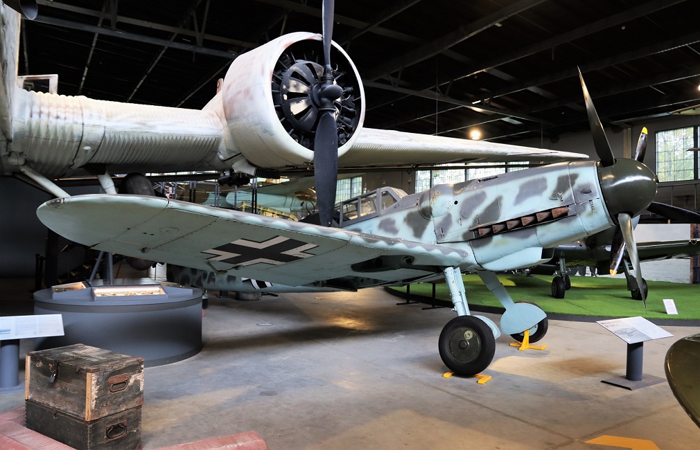 Los míticos cazas Spitfire y Messerschmitt Me-109 se juntan en el Museo polaco de Cracovia 2 Moncloa IMG 0865 1 Moncloa