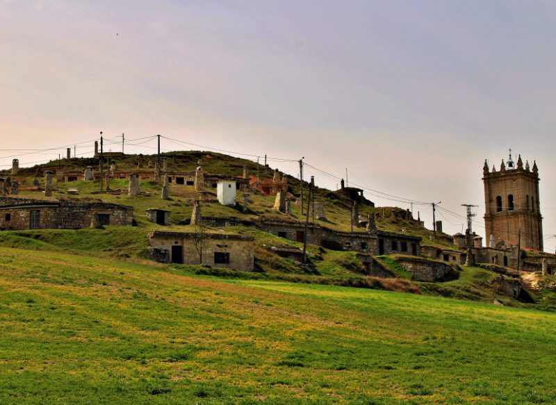 EN PALENCIA ESTÁ OTRO DE LOS PUEBLOS DE ESPAÑA CON CALLES SUBTERRÁNEAS