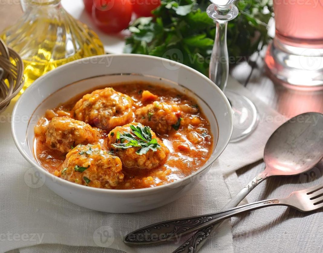 albondigas salsa