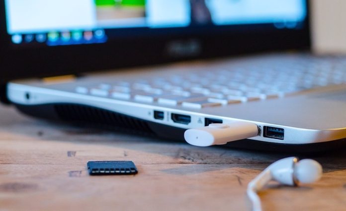 memoria USB defensa