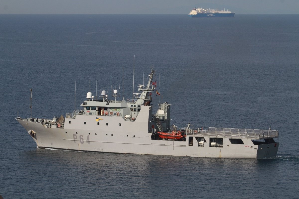patrullero armada pesca ilegal
